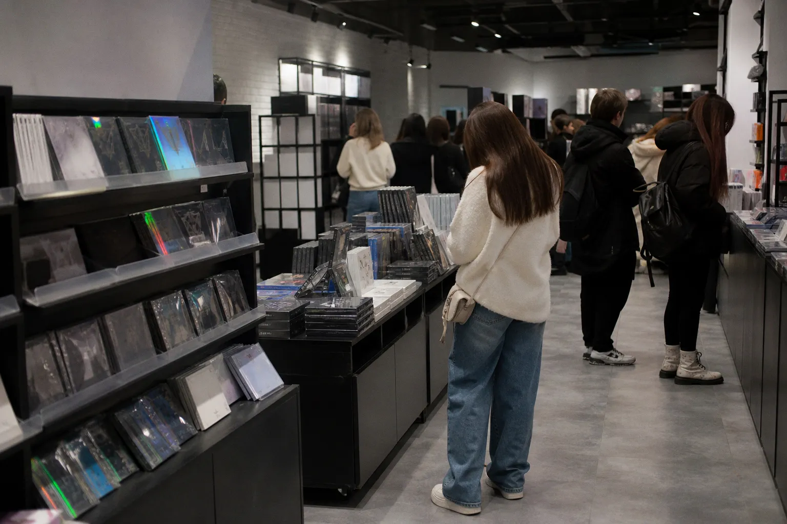 Итоги продаж ATEEZ в чартах Hanteo: анализ успеха GOLDEN HOUR Part.5
