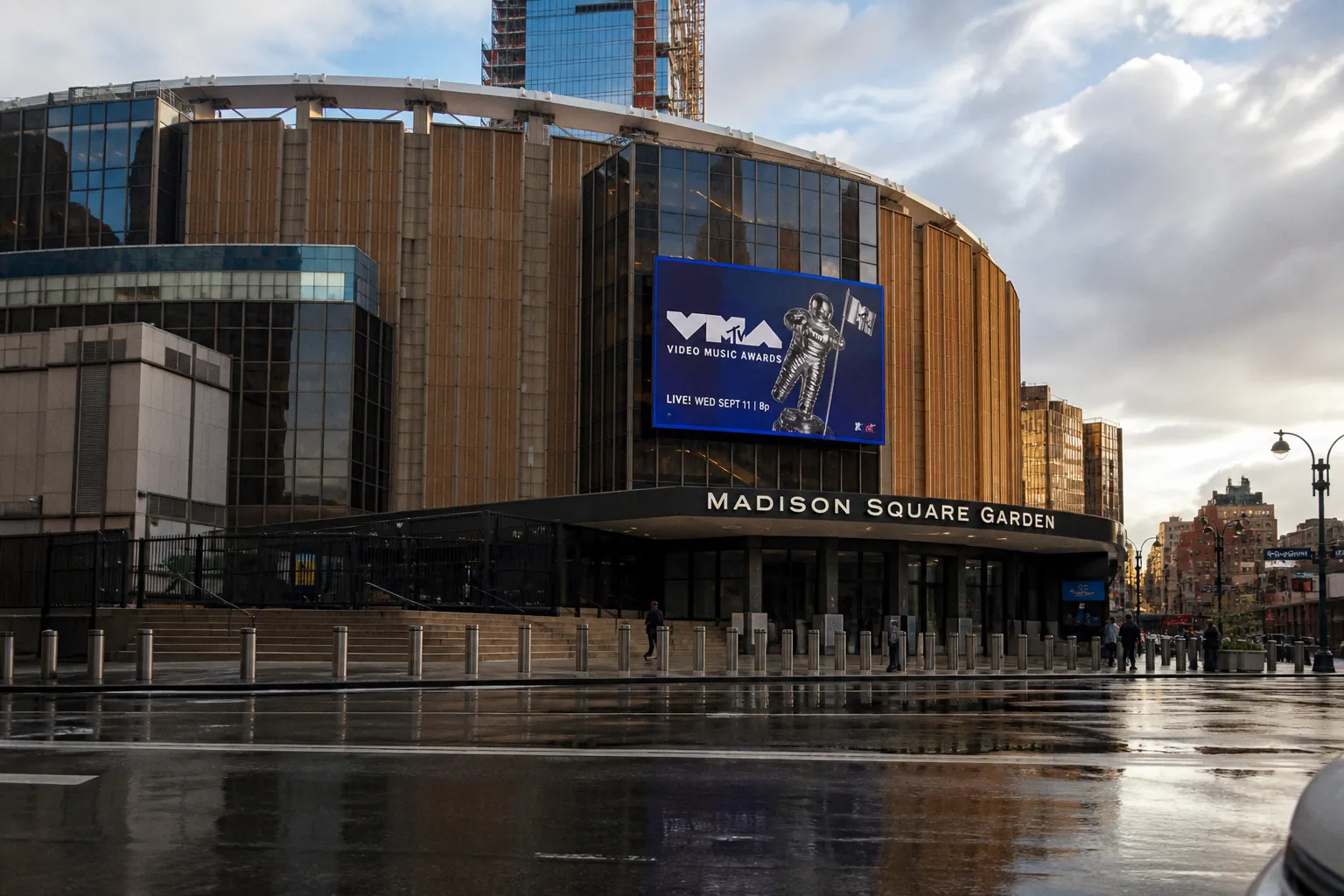 Почему номинация KATSEYE на премию MTV VMA вызвала споры в индустрии